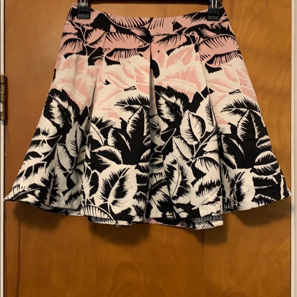 Express floral skirt - Picture 1 of 9